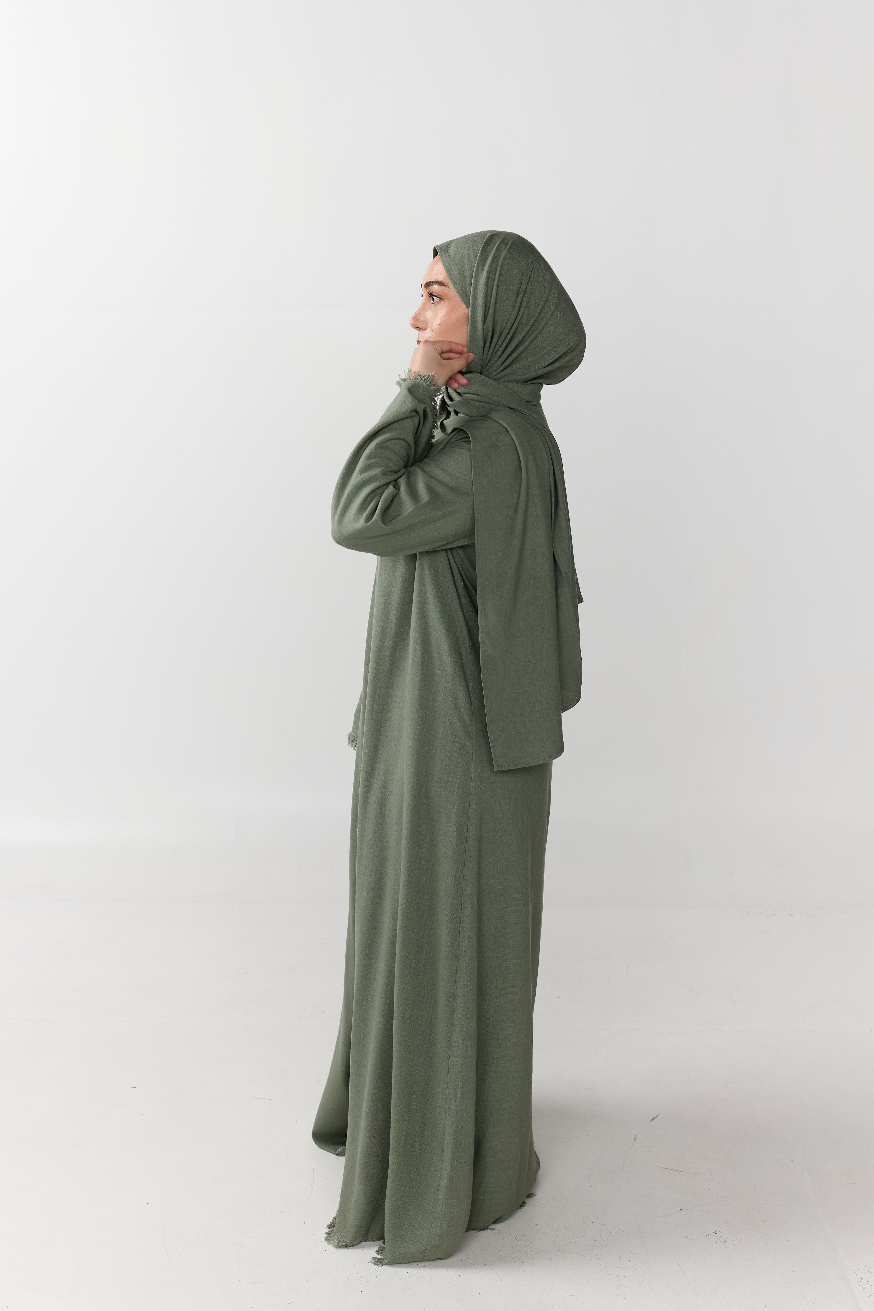 HAYAR Sage linen set, side view